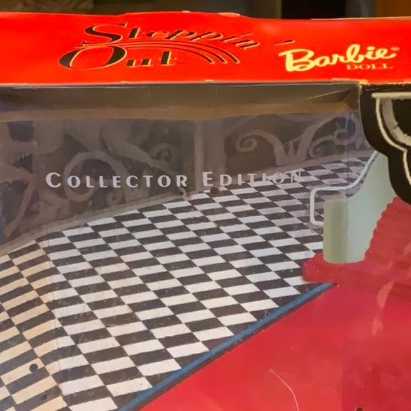 Vintage Mattel 1998 collector edition stepping out Barbie doll - Picture 8 of 9